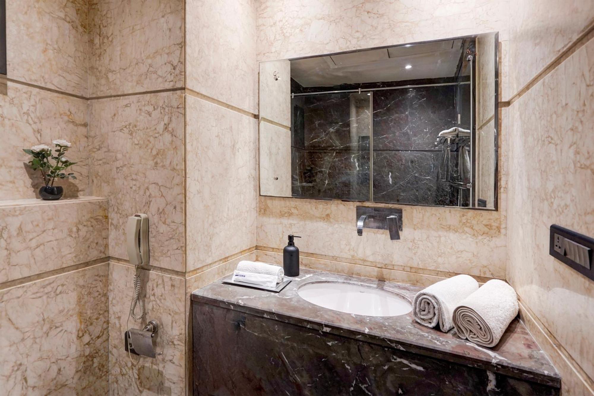 Townhouse Oak Agra Near Sultanganj Puliya Formerly Bb Grand 외부 사진