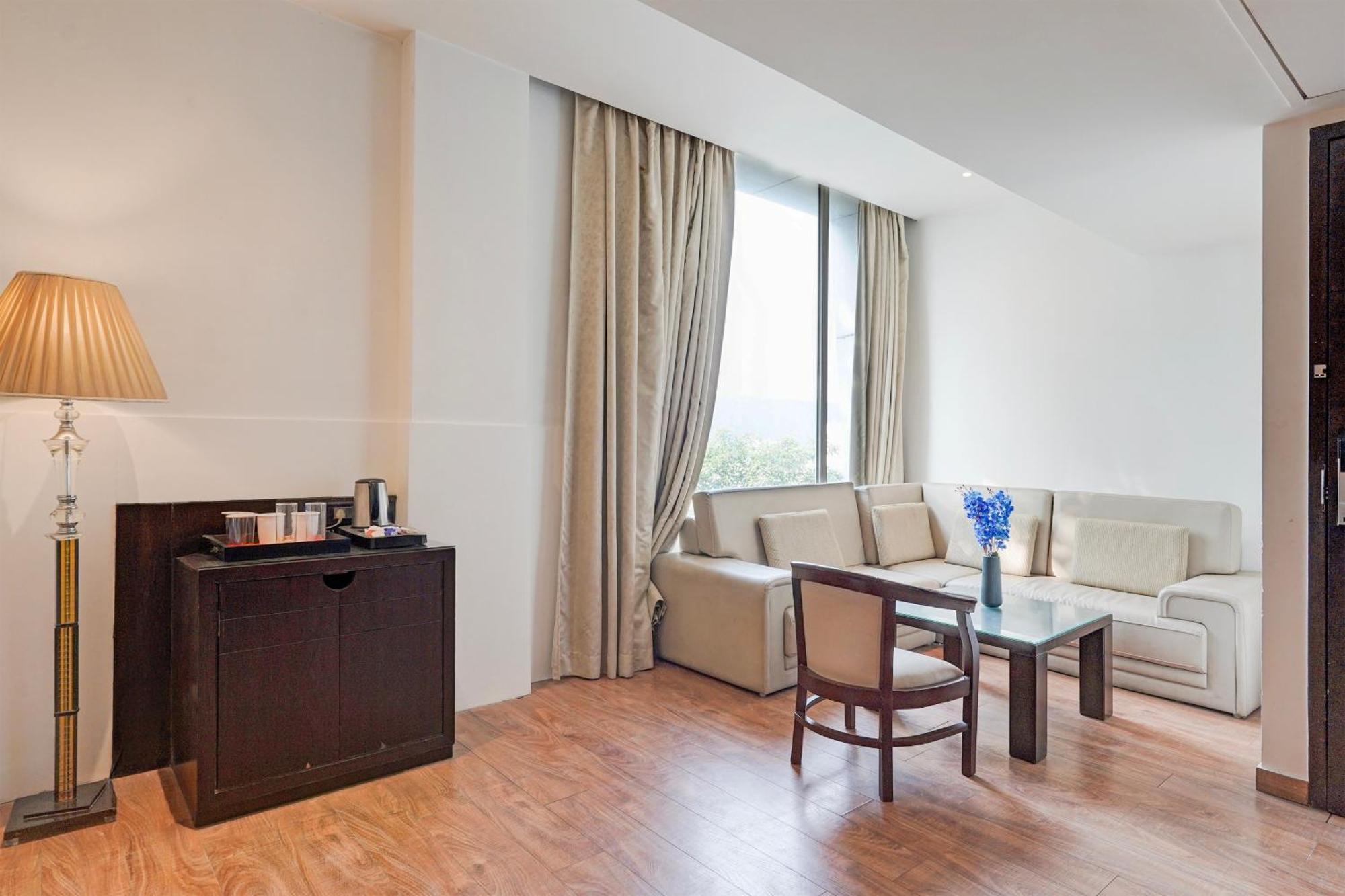 Townhouse Oak Agra Near Sultanganj Puliya Formerly Bb Grand 외부 사진